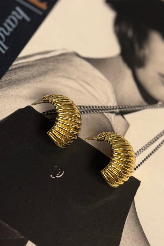 The Ariel Ribbed Hoops