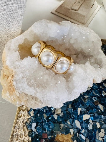 The Roxy Pearl Bracelet