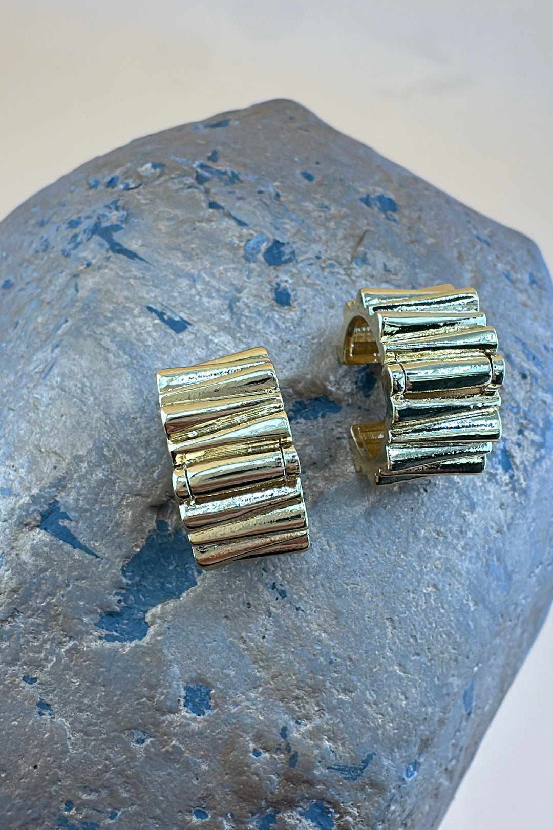 The Quinn Mini Hoop Earring