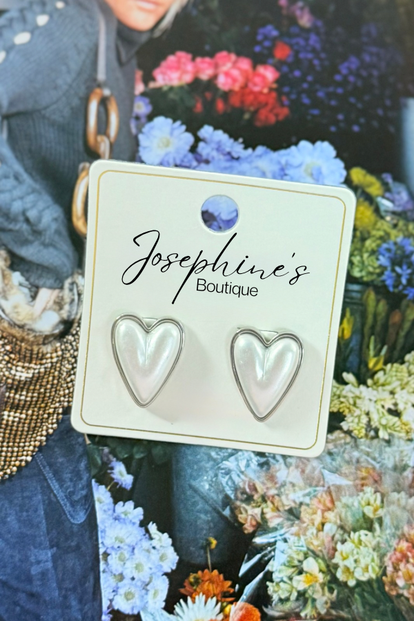 14K Dipped Pearl Heart Studs
