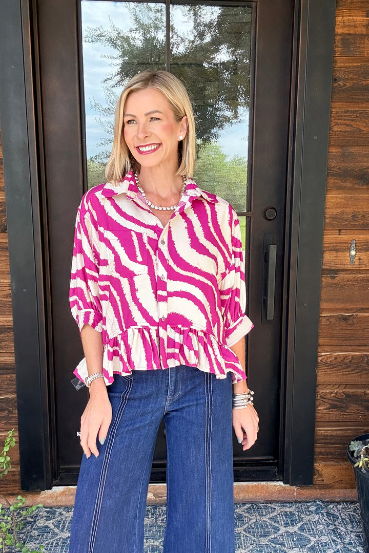 Abstract Zebra Ruffle Hem Button Down Top – Orchid