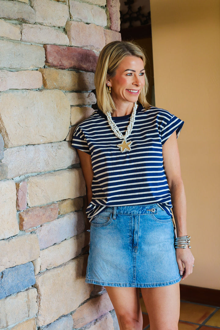 The Coastal Stripe Tee – Navy