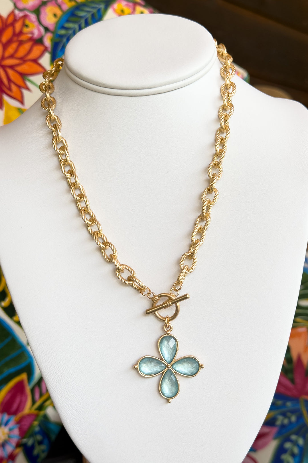 The Valen Court Clover Pendant Necklace – Seafoam