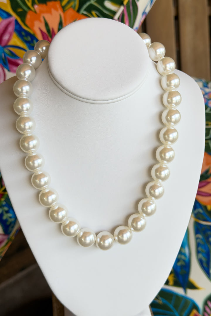 The Ellington Pearl Necklace Set