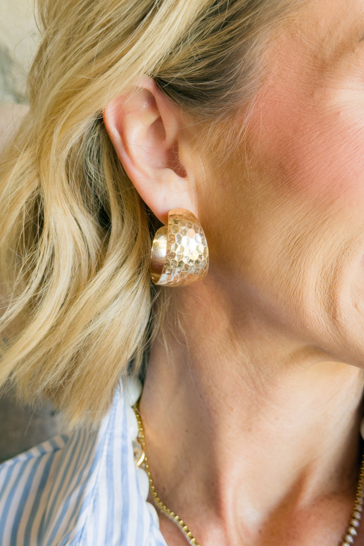The Gilded Hammered Hoop Earrings – Gold