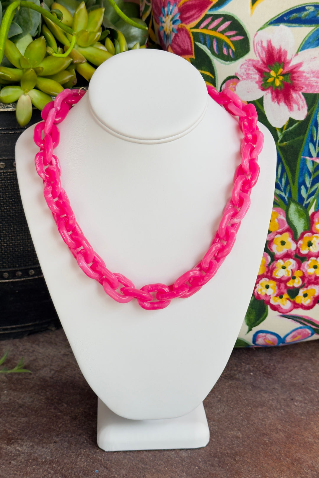The Sunset Links Necklace – Hot Pink