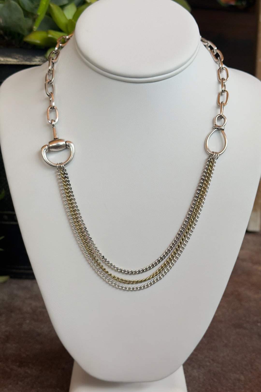 The Equestrian Drape Necklace – Silver