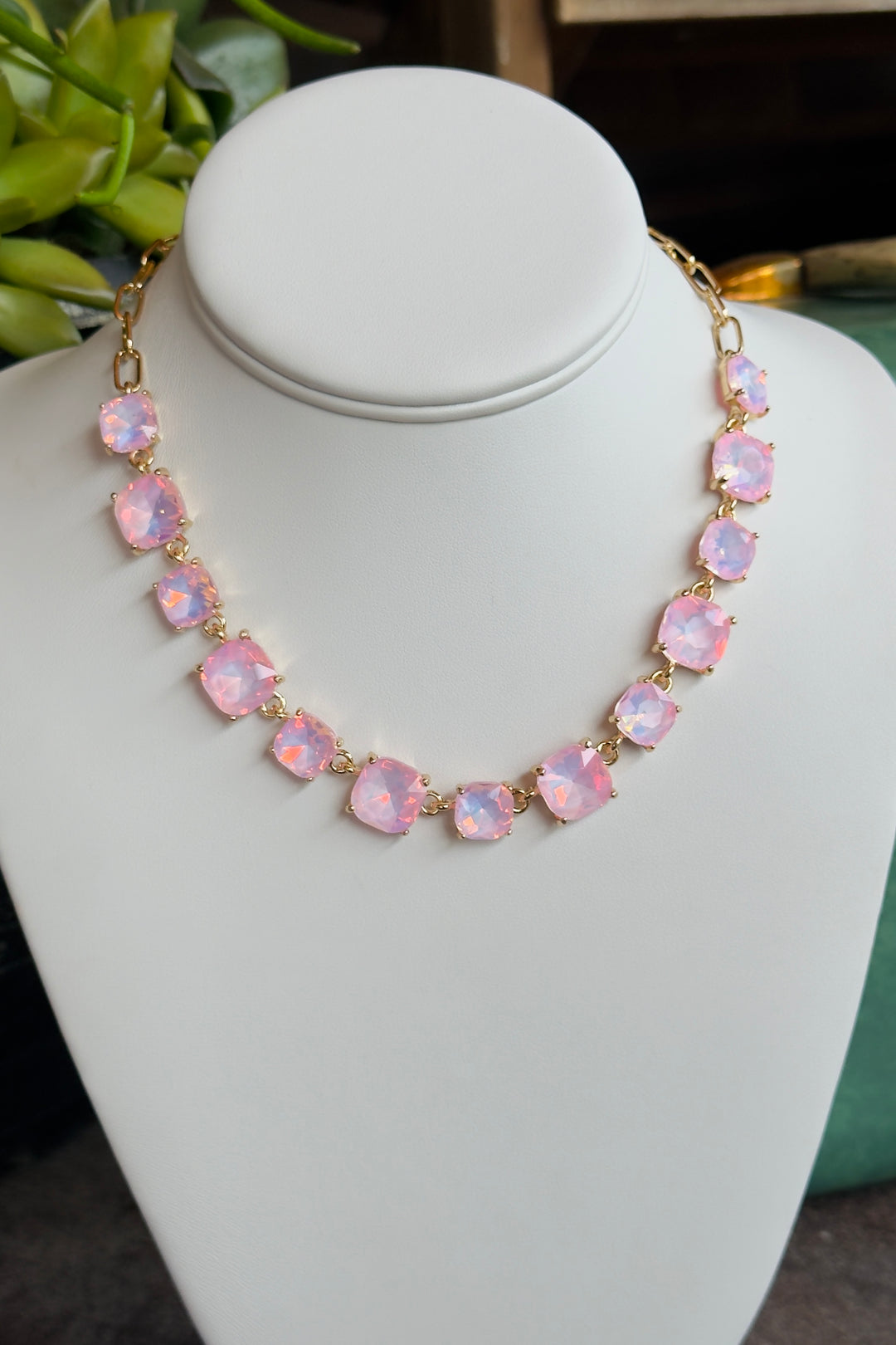 The Luna Statement Necklace – Blush Pink