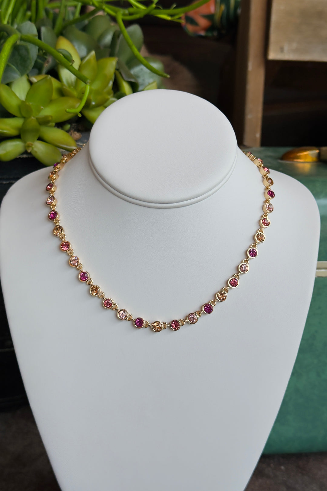 The Riviera Necklace – Pink Champagne