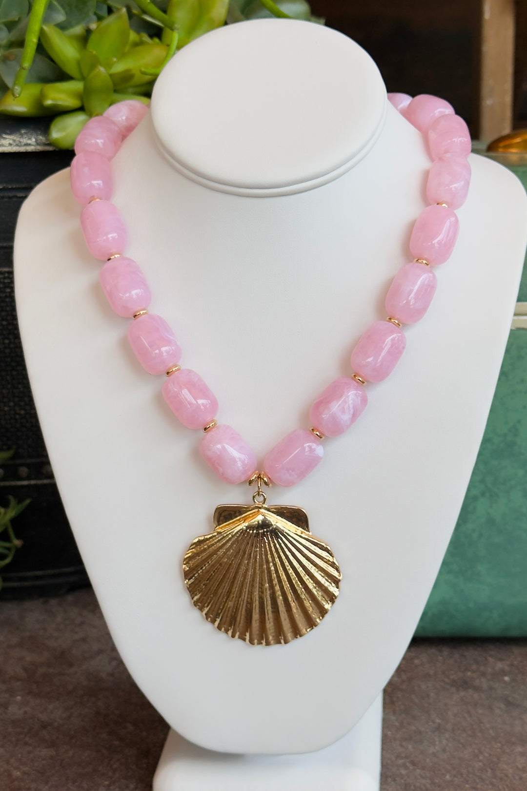The Capri Shell Necklace – Blush Pink