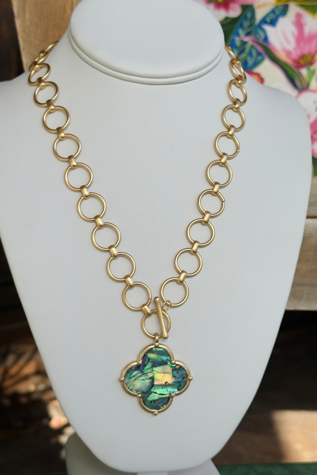 The Sorrento Clover Pendant Necklace – Abalone