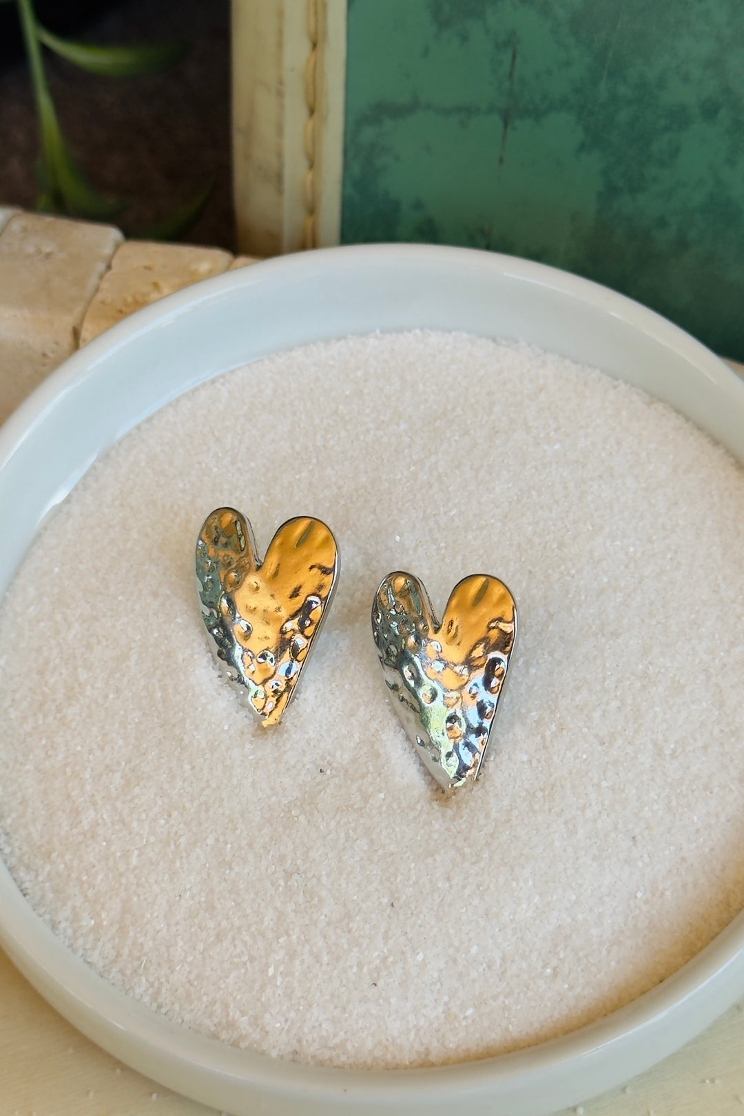 The Harper Hammered Heart Earrings – Silver