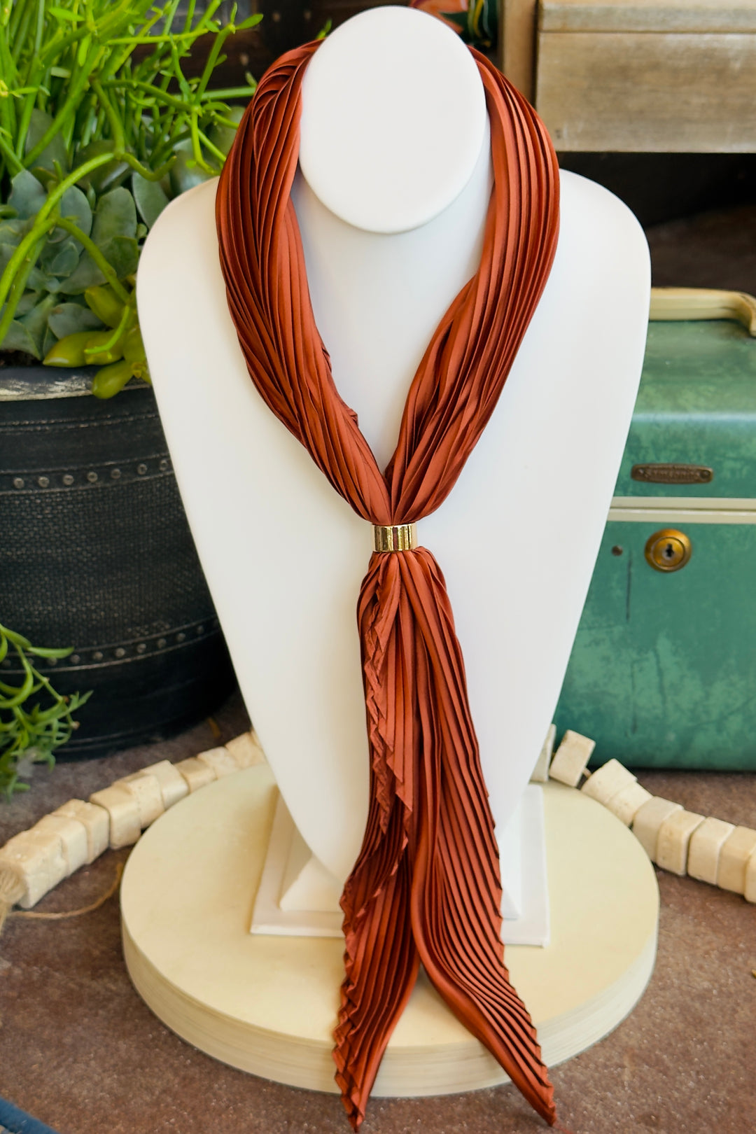 The Coastal Pleated Scarf – Cinnamon